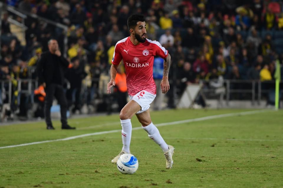 בן ביטון מחפש לבשל שער. הוא הצליח (צילום: באדיבות הפועל ''תדיראן'' באר שבע)